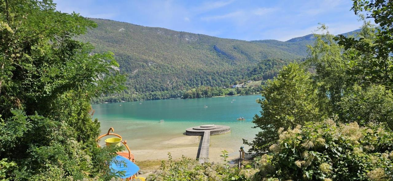 L'Azure Hotel Novalaise Екстериор снимка